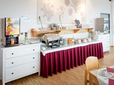 Allyouneed Otel 3*