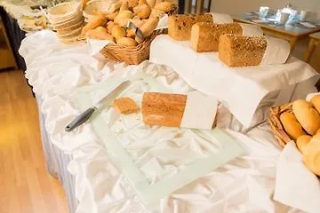 Allyouneed ホテル 3*