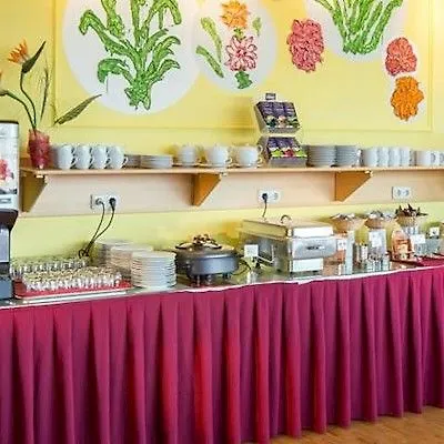 Allyouneed ホテル