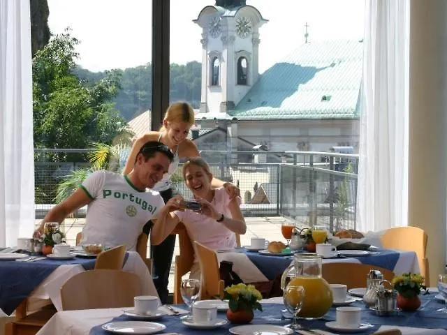 Allyouneed Hotell