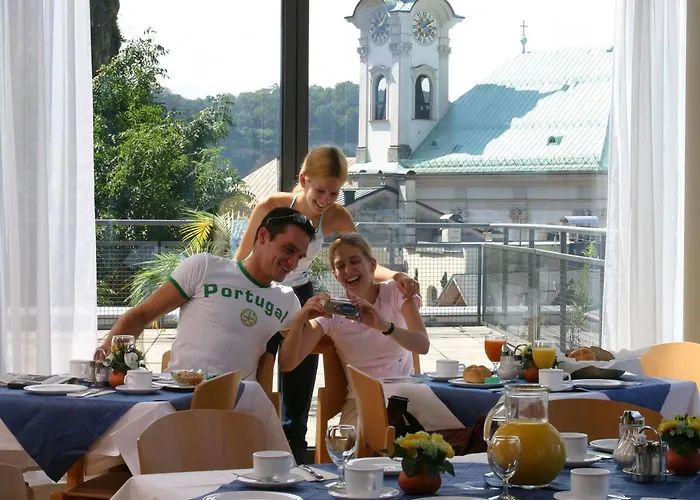 Hotell Allyouneed 3*