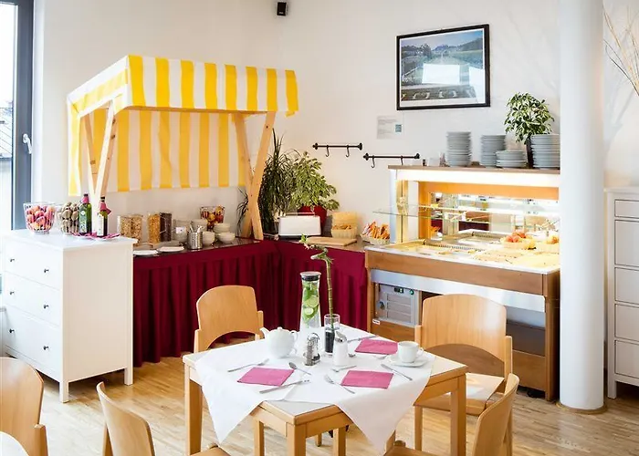 Hotell Allyouneed 3*