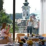 Hotel Allyouneed
